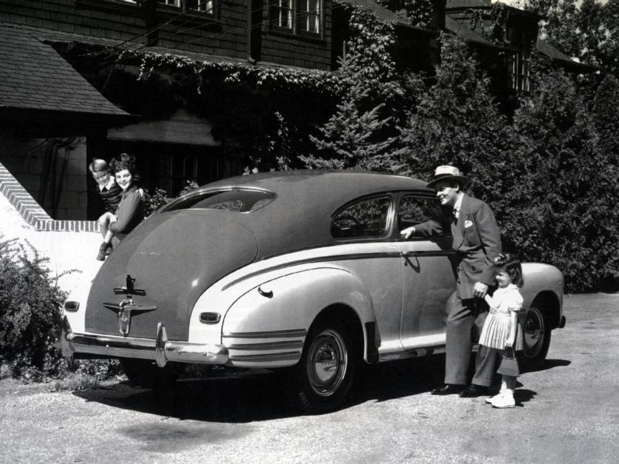  Chevrolet Special DeLuxe Fleetline Aerosedan 1942 года  (фото 3 из 3)